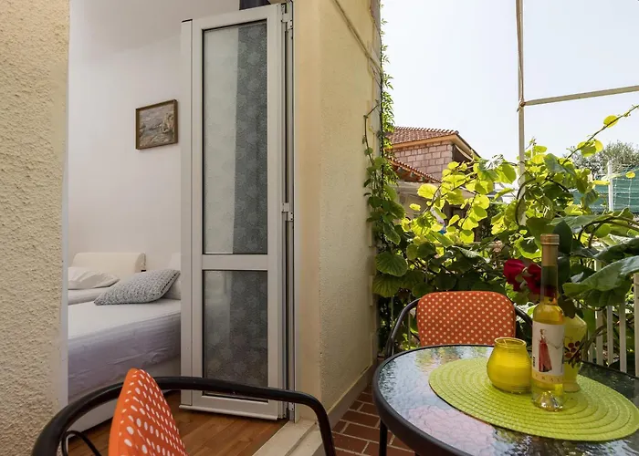 Apartamento Bradas- Twin With Shared Bathroom No4 *