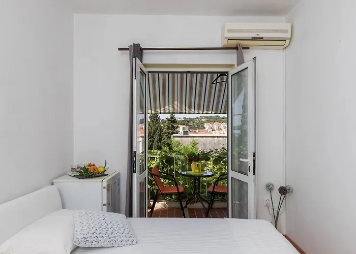 Bradas- Twin With Shared Bathroom No4 Apartmán